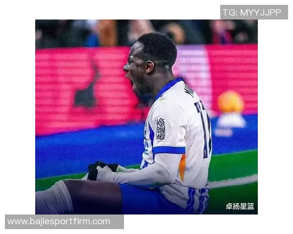 桑乔表现低迷被换下场5场比赛未能进球助攻引发热议