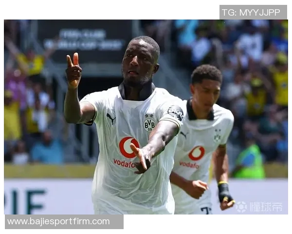 吉拉西未入非洲年度最佳球员候选名单经纪人愤怒指责这是极大的耻辱