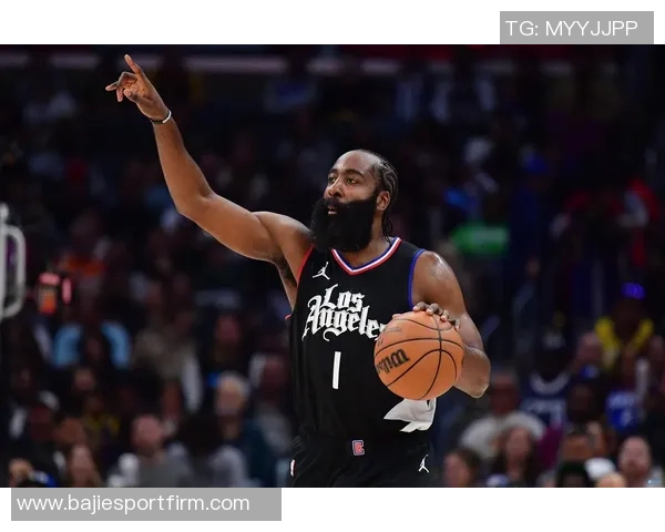 哈登逆风翻盘展现领袖风范快船客场逆袭质疑声中再创辉煌