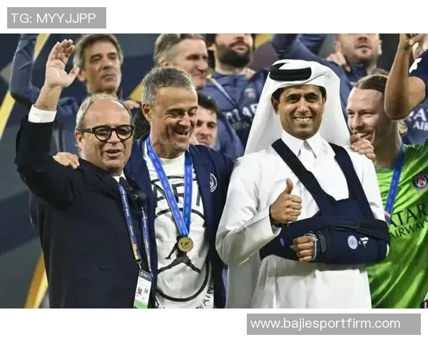 坎波斯荣获最佳足球管理者奖坚定信心带领巴黎迈向新征程