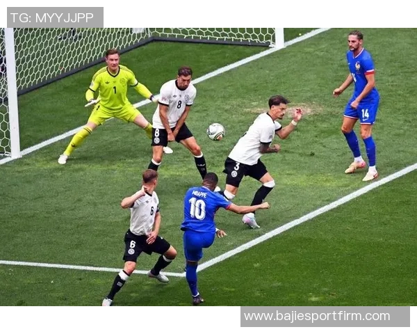 姆巴佩如风般迅捷连过数人一条龙破门展现超凡实力